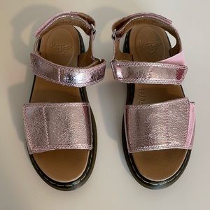 DR MARTENS GIRLS PINK METALLIC SANDALS SIZE 4